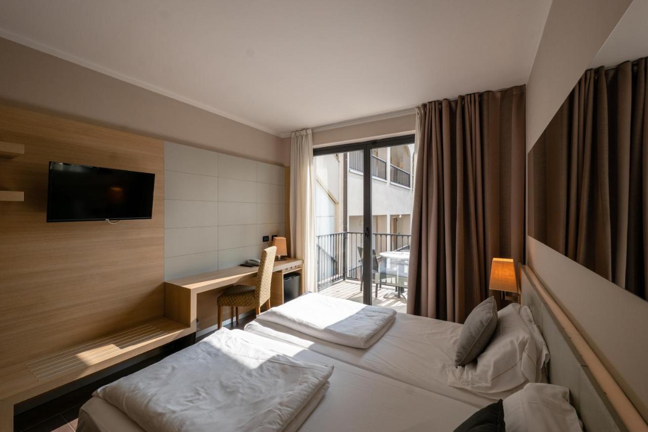 Prestige Double or Twin Room with Lake View and Balcony,1639558853:JPEG